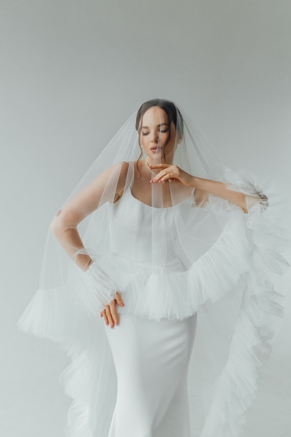 Elegant White Ruffle Wedding Veil Bridal Veil Cathedral Length With Ruffle Edge Soft Tulle  main image 4