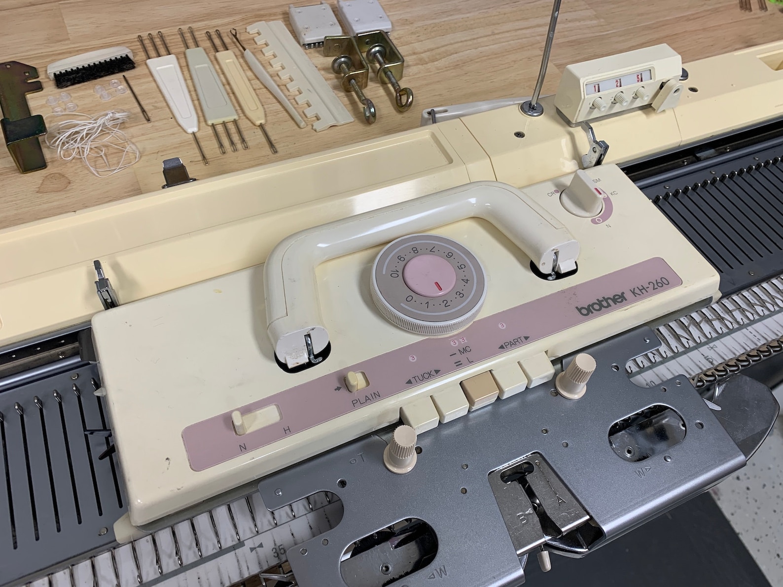 Brother Kh260 Bulky Gauge Knitting Machine Tested and Works Etsy