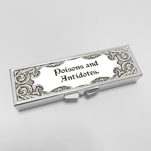 毒物と解毒剤ピルボックス - ピルコンテナ、7日間ウィークリーピルオーガナイザー、7日間ピルケース、ピルホルダー、トラベルサイズ