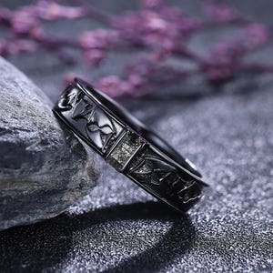 Gothic Schwarzer Rutilquarz Ehering Fledermaus Gravierte Männer Ring Versprechen Ring für Ihn Handgemachter Schmuck