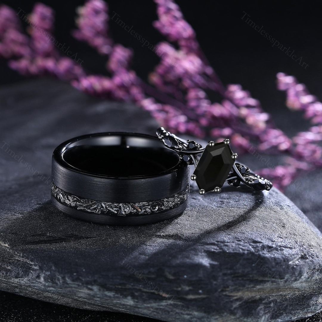 ゴシック六角形ブラックオニキスカップルリング、彼と彼女の結婚指輪