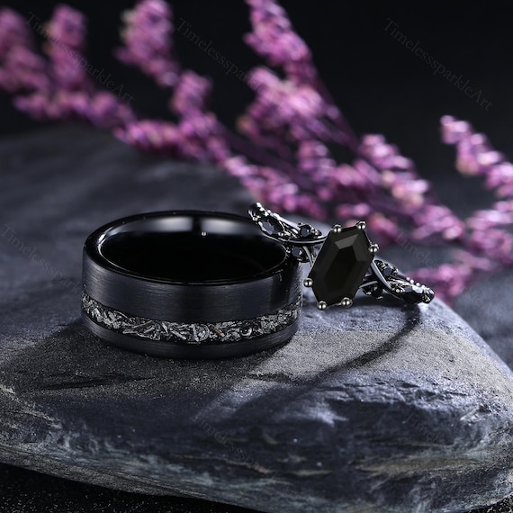 ゴシック六角形ブラックオニキスカップルリング、彼と彼女の結婚指輪