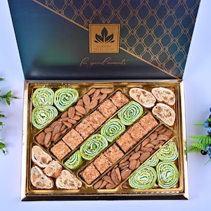 Natural pistachio wrapped Turkish delight and tahini Turkish delight  2.20 lb 1000 gr  0018