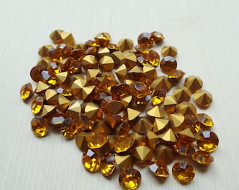 39ss 8.2-8.4mm Topaz Gold Foiled Back Round Vintage Chatons  Czech Glass Cabs * DIY Jewelry Making * 12PCS