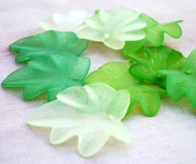 27x24mm Frosted Lucite Leaves in Shades of Green 12pcs image 5
