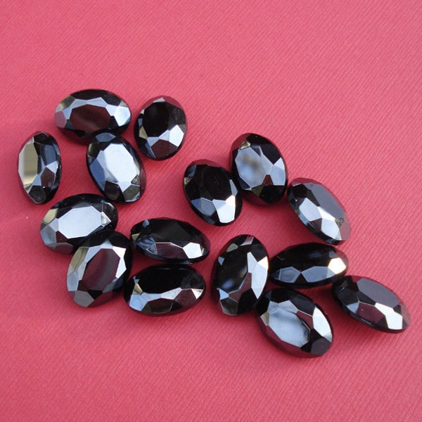 Vintage 18x13mm Imitation Hematite Look Jet Black Pointed Back Faceted Oval Glass Jewels (2 pieces)