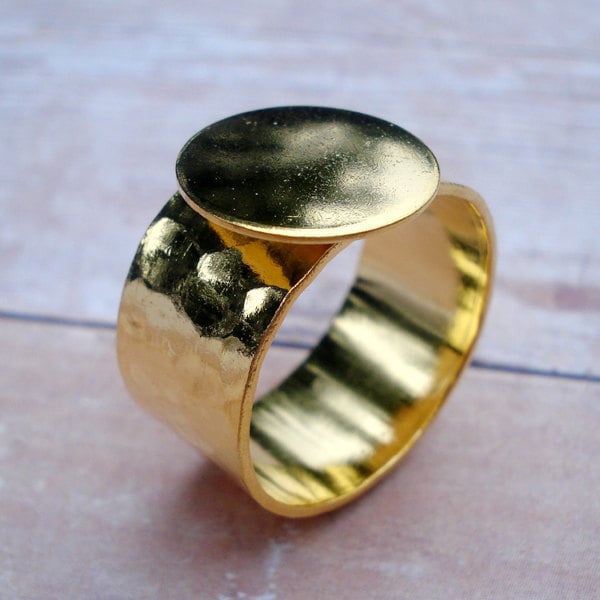 Gold Adjustable Ring 10mm Hammered Band with 12.5mm Round Base Setting for Flat Back Cab or Jewel 1PC