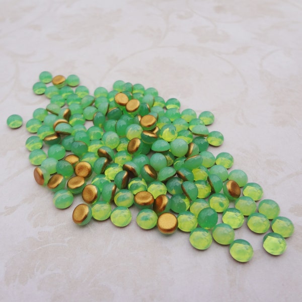 5mm Green Opal Gold Foiled Flat Back Round Czech Glass Cabs 24PCS