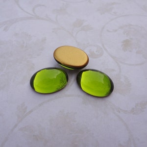 18x13mm Olivine Green Oval Gold Foiled Back Czech Preciosa Cabs * Cabs Darker than in Photos * 6PCS