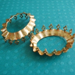 25 x 18 mm, corona de latón con borde abierto, configuración de puntas ovaladas para joyas o cabujones de diamantes de imitación * Suministros para proyectos y fabricación de joyas de bricolaje * 6 piezas