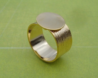 Gold Adjustable Finger Ring with 10mm Brushed Gold Band and 12.5mm Base for a Flat Back Cab or Jewel 1PC