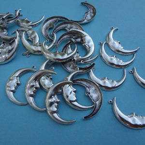 Crescent Moon 1 Ring Antiqued Silver Brass Hollow Back 30x20mm Facing LEFT Charm Stampings for DIY Jewelry Making 6PCS