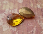 18x13mm Topaz Pear Teardrop Gold Foiled Pointed Back Vintage Czech Glass Rhinestone Cabs with Spotting in Foil 7PCS