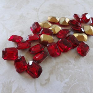 8x10mm Ruby Octagon Gold Foiled Pointed Back Vintage Czech Glass Rhinestone Jewel Stones * DIY Jewelry Making Supplies * Read * 12PCS