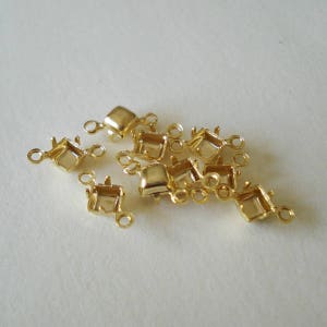 4mm Gold Plated Brass Square 2 Ring Closed Back Rhinestone Prong Connector Settings for Pointed or Flat Back Cabs 12PCS