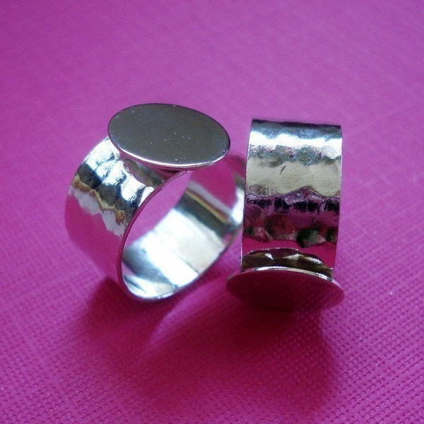 Silver Adjustable Ring 10mm Hammered Band with 13mm Round Base Setting for a Flat Back Cab or Jewel (1)