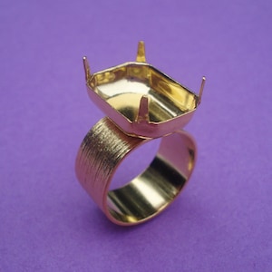 Finger Ring Blank 18x13mm Gold Plated Adjustable Ring * Brushed Gold 10mm Band with 18x13mm Octagon Setting for Pointed or Flat Back Cab 1PC