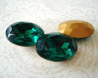 18x13mm Emerald Green Vintage Oval Gold Foiled Pointed Back Glass Jewels 6PCS