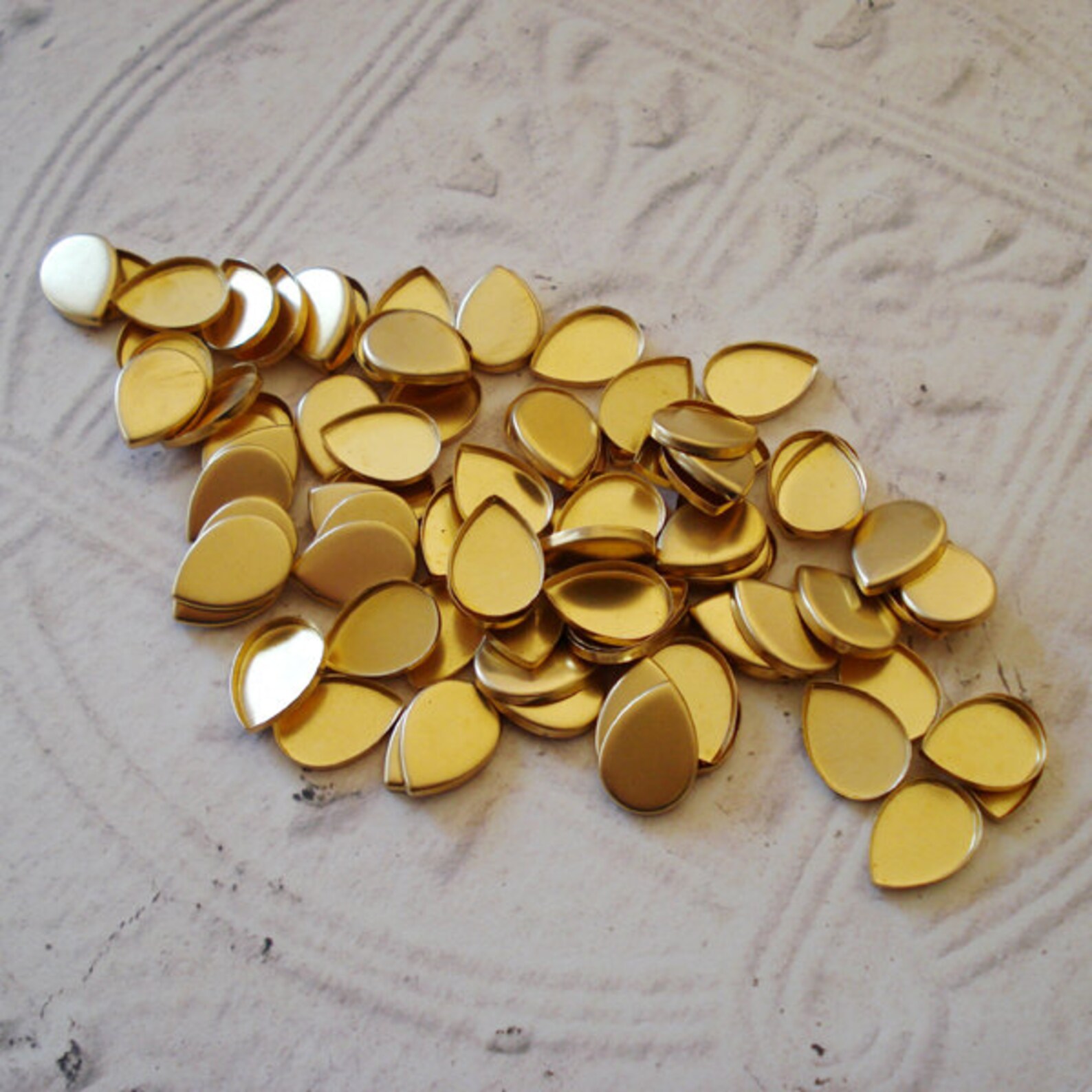 14x10mm Brass Pear/teardrop 2mm High Wall Flat Closed Back Etsy