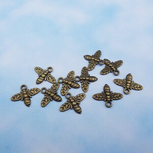 Bee Pendant Charms 14x16mm 1 Ring Antiqued Bronze Tiny Charms for DIY Jewelry Making or Craft Projects * 24PCS