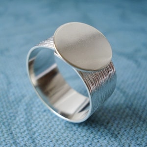 13mm Silver Adjustable Ring with 10mm Brushed Silver Band & 13mm Round Base for Flat Back Cab * Finger Ring Blank * DIY Jewelry Making * 1PC