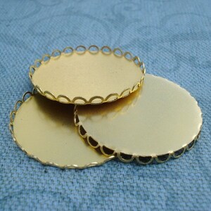 31mm Brass Scalloped Lace Edge Round Closed Back Settings for Flat Back Jewels, Cabs or Fimo Sculptures 3pcs image 1