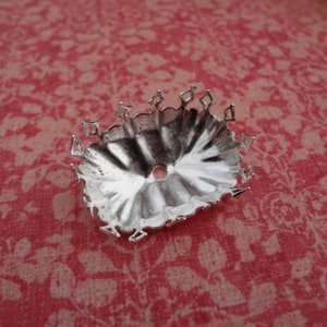 25x18mm Silver Plated Fancy Crown Edge Octagon Closed Back Settings with Rivet Hole for Pointed or Flat Back Cabs 3PCS