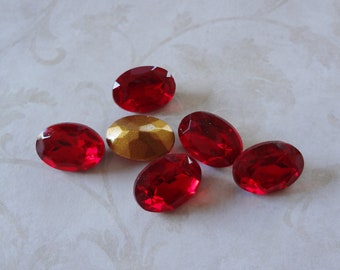 14x10mm Ruby Red Gold Foiled Pointed Back Oval Czech Glass Cabs 12PCS