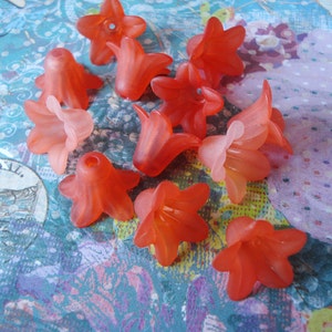 18 x 12mm Frosted Matte Lucite Five Petal Trumpet Type Flowers In Shades Of Brick Red 12pcs image 1