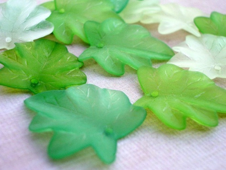 27x24mm Frosted Lucite Leaves in Shades of Green 12pcs image 2