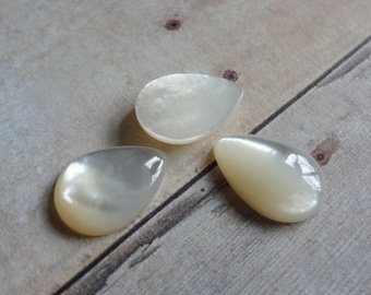 14x10mm Mother Of Pearl Pear/Teardrop Flat Back Cabs 6PCS