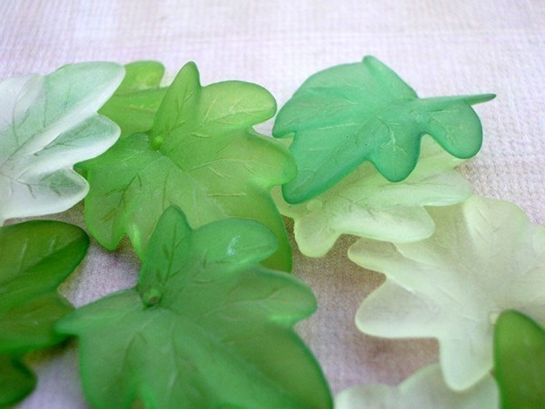 27x24mm Frosted Lucite Leaves in Shades of Green 12pcs image 4