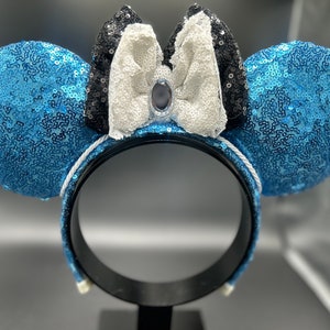 Wonderland mouse ears. Alice in Wonderland inspired ear headband.