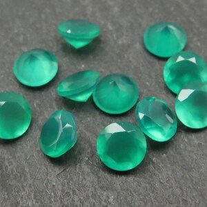 Green Onyx Faceted Round Gemstone ~ Various Sizes