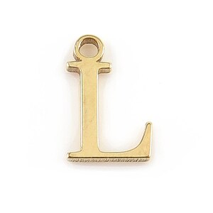Charm con letras del alfabeto en plata bañada en oro ~ L
