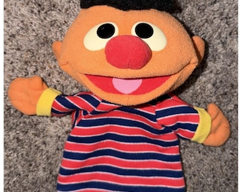 2004 Sesame Street Fisher Price Mattel Ernie Earnie Hand Puppet Plush Toy