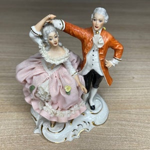 Porcelaine Figurine sculpture