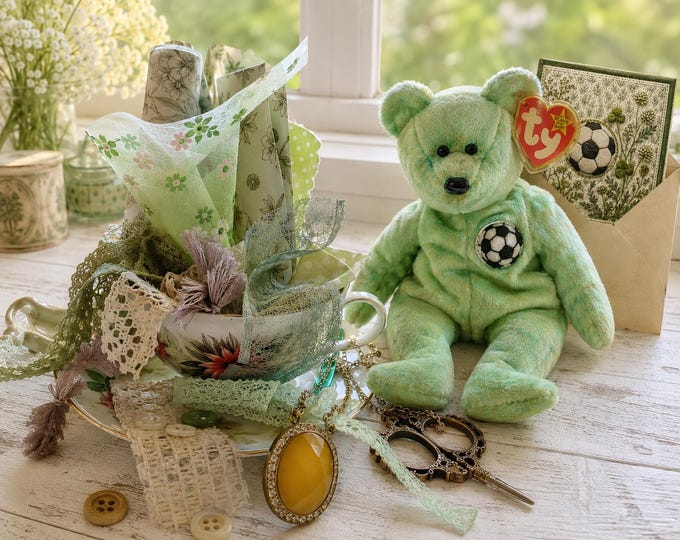 The Meadow Field Gathering | Elegant Green Slow Stitch Kit | Beginner Embroidery Pattern Gift for Tea Lovers and Garden Parties