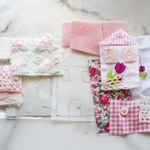 Tiny House Slow Stitch Kit met eenvoudig appliquépatroon, stof en knop voor junkjournals Quilten Beginner borduren Kaarten maken