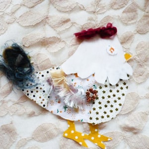 Slow-stikpatroon patchwork kip met eenvoudig appliquépatroon gevederde vrienden voor quilten, borduren en kaarten maken