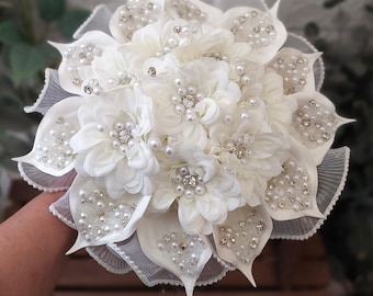 Elegant Crystal Beaded Wedding Bouquet, Handmade Bridal Flowers, Luxury Bride Accessory