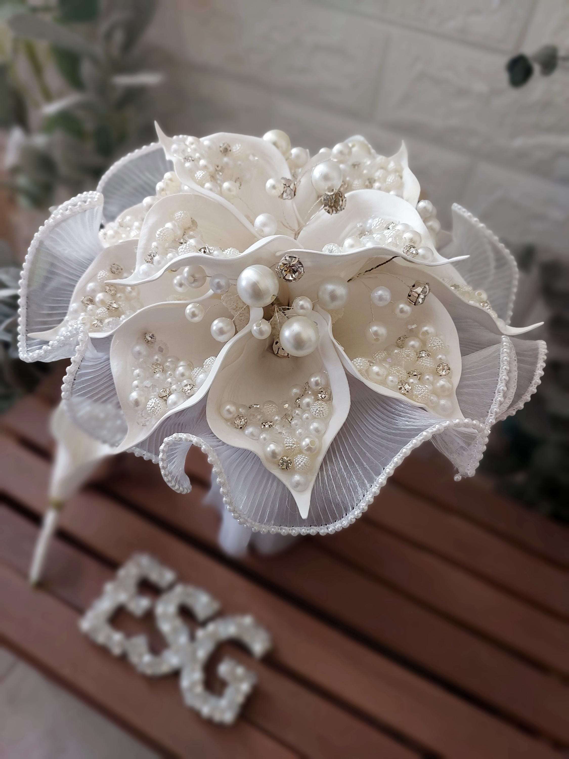 Handmade Ivory Calla Lily Wedding Bouquet,  Pearl Crystal Bridal Flowers Bouquet design