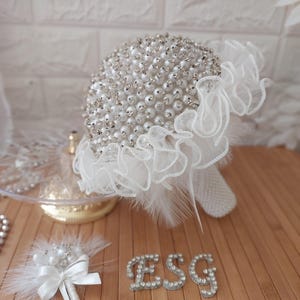 Pearl and Crystal Stone Bridal Bouquet, Hand Cream Brooch Bouquet, White Feather and Tulle Detail, wedding bouquet