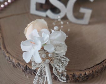 Salmon-colored Rosebud and Hydrangea Boutonnière, Lace Ribbon Groom Brooch
