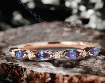 Unieke halve eeuwigheid marquise Alexandrite trouwring roségouden rechte moissaniet trouwring belofte aangepaste stapelring voor vrouwen