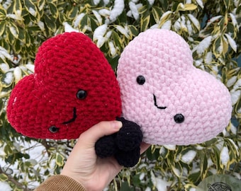 Heart Plushie | Crochet Heart | Heart Amigurumi | Valentine's Day | Valentine's Gift | Gift for Girlfriend | Unique Valentine | Gift for Her