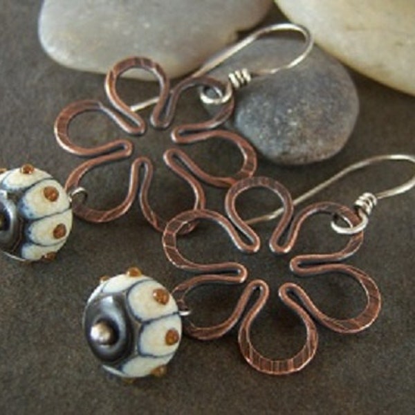 Tutorial for Rustic Flowers Dangle Earrings.