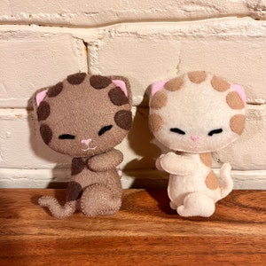 Handmade felt kittens plush toys