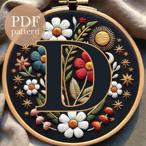 Padrão de bordado à mão Celestial Blooms Letter "D" | Download digital em PDF | Floral DIY Hoop Art