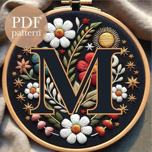Padrão de bordado à mão Celestial Blooms Letter "M" | Download digital em PDF | Floral DIY Hoop Art